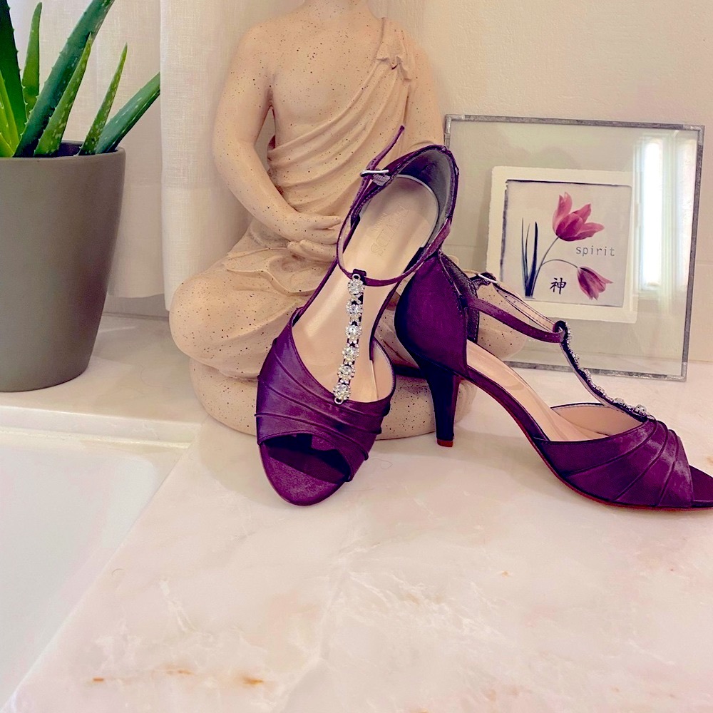 🎉HP🎉 David’s special occasion heels